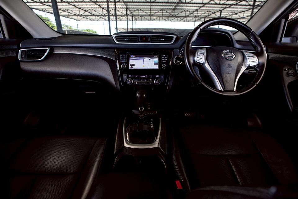 NISSAN X-TRAIL 2.0V Hybrid 4WD ปี 2016 สีเขียว มือเดียวป้ายแดง 12