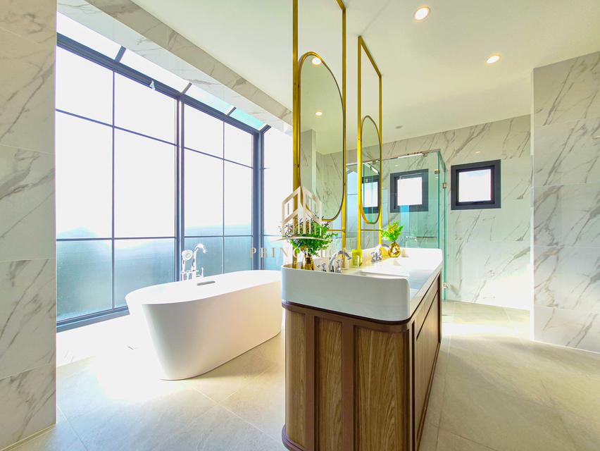 Luxury House Narasiri Krungthep Kreetha (corner plot) 17