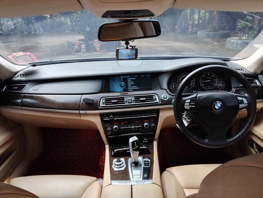 ขายรถบัาน เจัาของขายเอง BMW 730LD ปี 2012 สีบรอนซ์ทอง ไมล์แท้ 184,041 กม. ฟูลออฟชั่นแต่ง M sport 11