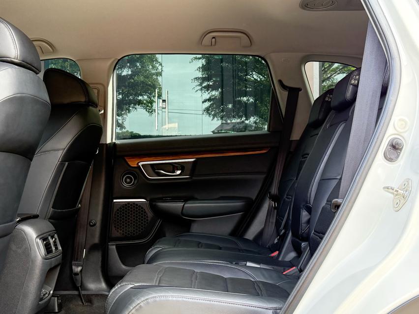 2019 HONDA CRV 2.4EL 4WD 7 ที่นั่ง รถมือเดียวออกป้ายแดง รถวิ่งน้อย เข้าศูนย์ทุกระยะ ไม่เคยมีอุบัติเหตุครับ 14