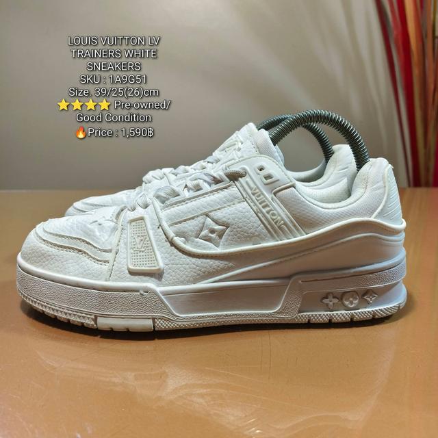 LOUIS VUITTON LV TRAINERS WHITE SNEAKERSSKU : 1A9G51Size. 39/25(26)cm⭐️⭐️⭐️⭐️ Pre-owned/ Good Condition🔥Price : 1,590฿