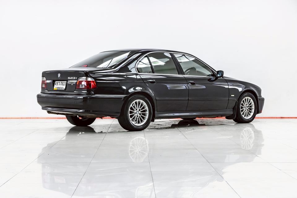 BMW SERIES 5 523iA E39 2001  6
