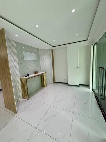 ให้เช่าโฮมออฟฟิศ อาคาร สำนักงาน 4 ชั้น บี สแควร์ พระราม9 B Square เหม่งจ๋าย เลียบด่วนเอกมัย รามอินทรา 9
