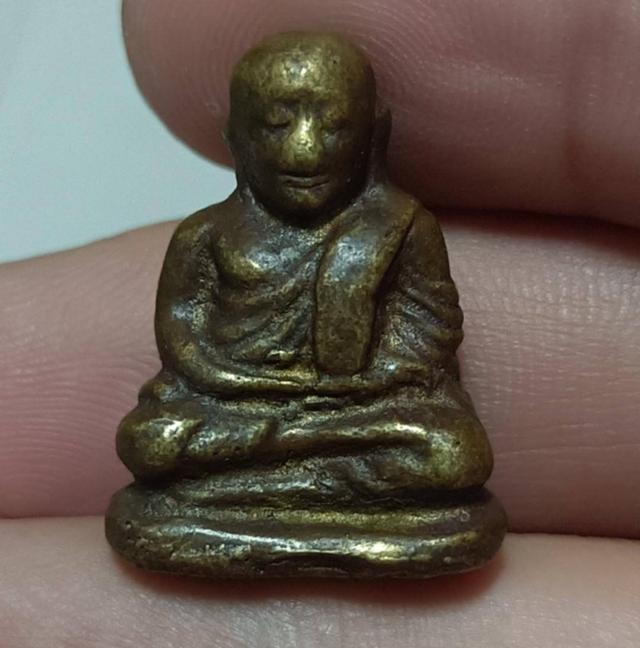 รูปหล่อหลวงพ่อเงินไม่รู้พิมพ์