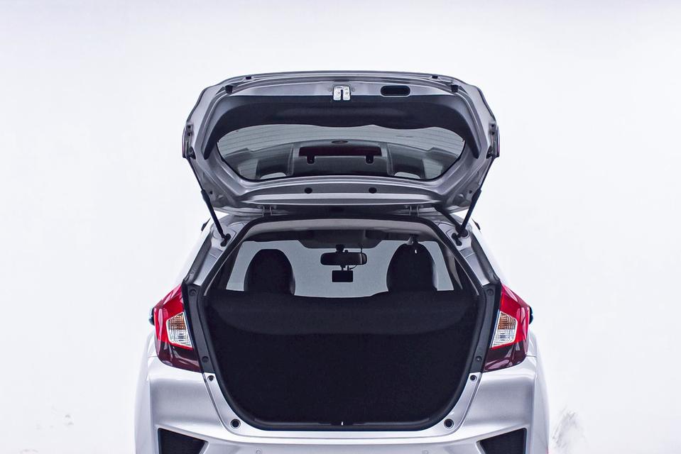 HONDA JAZZ GK 1.5 V 2016  16