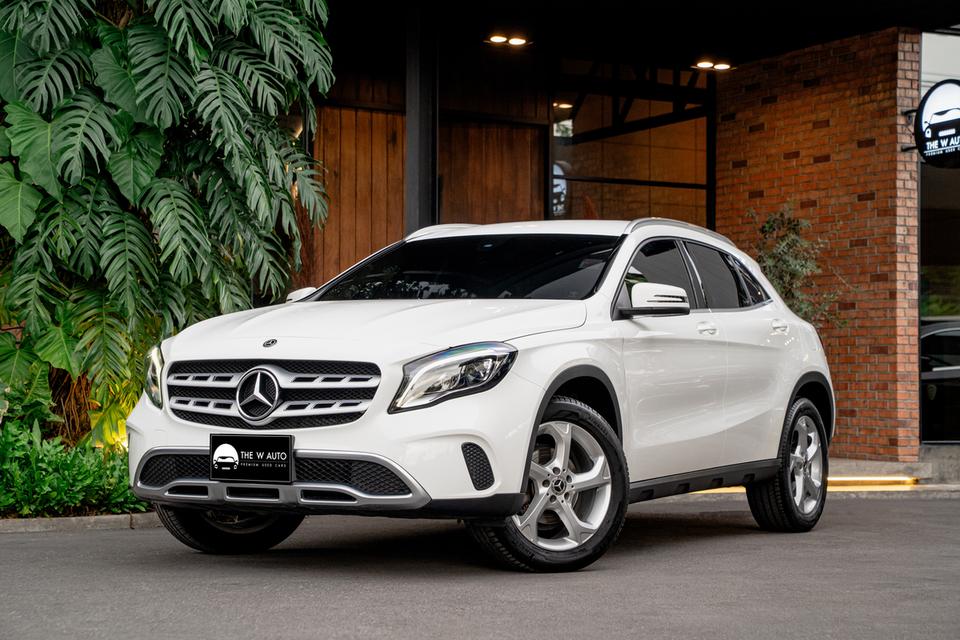 Mercedes-Benz GLA200 Urban Facelift  ปี 2020 💵 16,xxx/เดือน เท่านั้น!! “𝐆𝐋𝐀𝟐𝟎𝟎” รุ่นฮิต งานดีที่สุด✨
