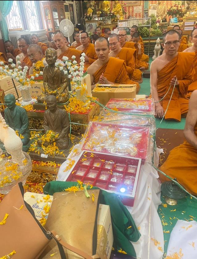 เหรียญคุณแม่บุญเรือน โตงบุญเติมเนื้อเงิน 10