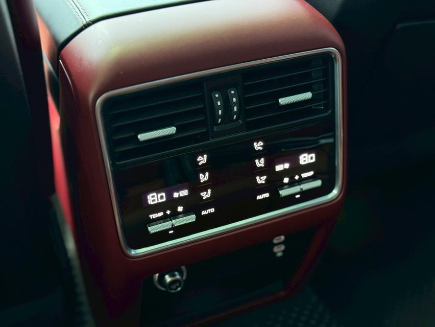 🚘 Porsche Cayenne E-Hybrid Coupe (Year 2020)ไมล์เพียง 33,xxx kmราคาเพียง 💸 4,390,000 บาท 12