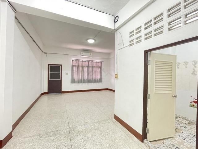 ให้เช่า ทาวน์เฮาส์ 4 ชั้น ห้วยขวาง 7 ห้องนอน ใกล้ MRT สุทธิสาร เดินทางสะดวก เหมาะอยู่อาศัย 6