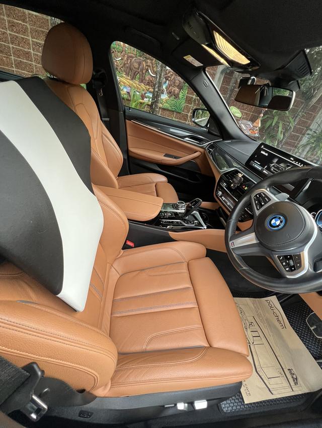 รหัสรถ KPV567 2022 BMW 530e Msprort