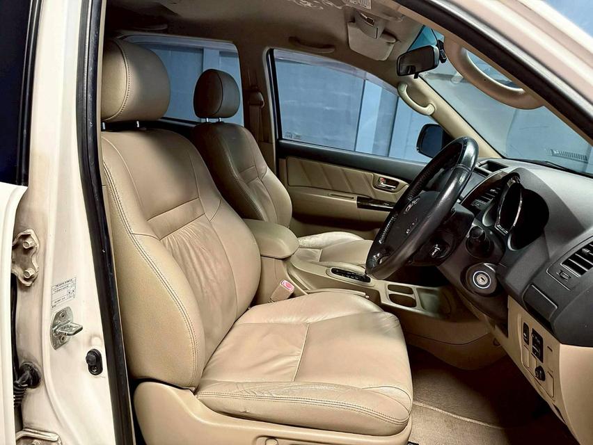 Toyota Fortuner 3.0 Aberto 4WD รุ่น 2 6