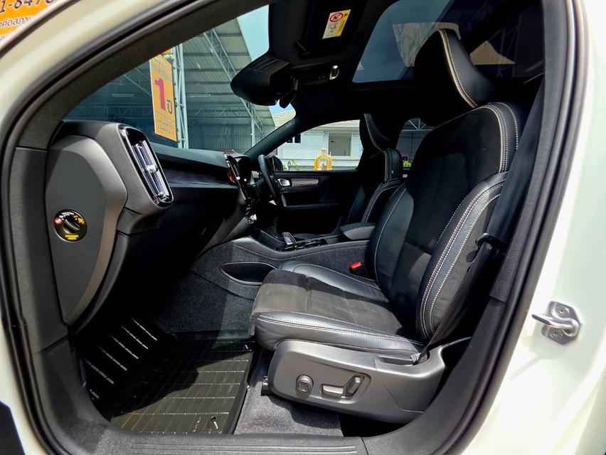 (แจ้งรหัสรถ SEZ744) Volvo XC40 Recharge T5 Inscription (Plug-in Hybrid) เกียร์ ออโต้ เบนซิน+ไฟฟ้า สี ขาว ปี 2022 จด 2023 รูปที่ 15