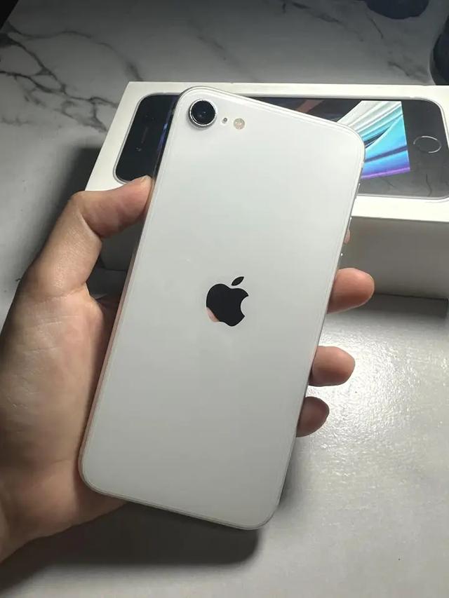 มือถือพร้อมใช้งานสภาพดีมาก iPhone SE 1