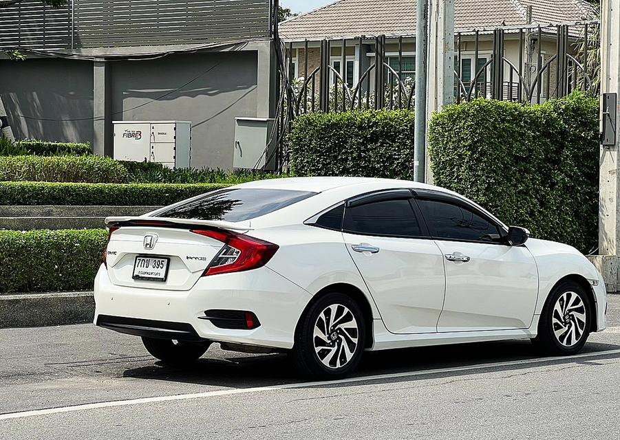 HONDA CIVIC FC 1.8 EL ตัวท็อป ปี 2018 รถมือเดียวออกห้าง เช็กศูนย์ครบ มีบุ๊กเซอร์วิส รูปที่ 13