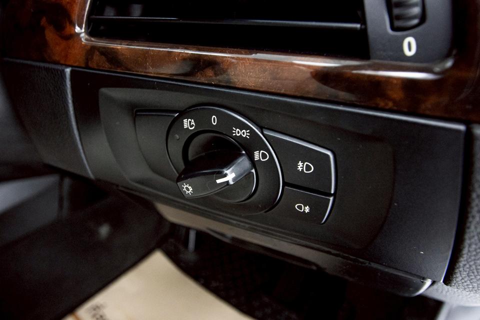 BMW SERIES 3 320i SE E90 2007 10