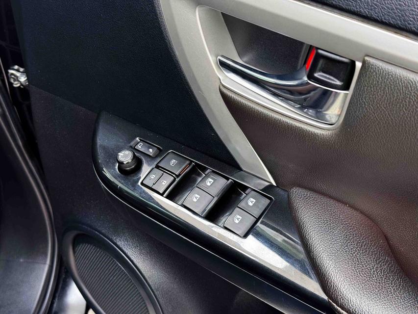 TOYOTA FORTUNER 2.8 V 2WDเกียร์ AT ปี 2019 สีดำ เลข​ไม์  171,573 กมราคา 759,000 บาทโทร 0929699899 6B584 รูปที่ 11