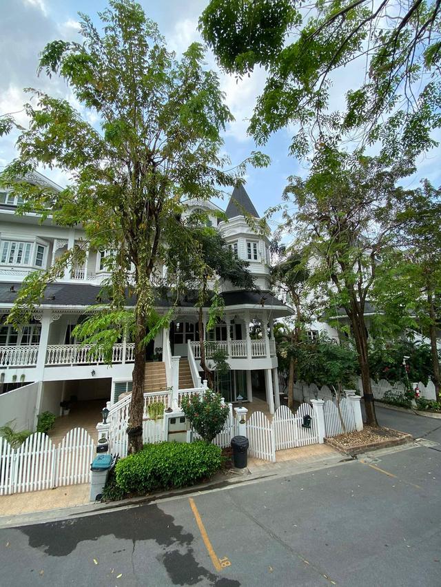 ให้เช่าทาวโฮม  หลังใหญ่ สไตล์ยุโรป 4 ชั้น โครงการแฟนตาเซีย วิลล่า 2 International Village 2