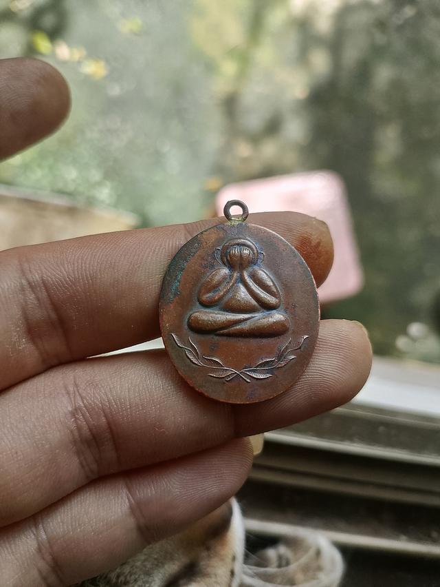 พระปิดตาเก่ามีรอยจารลางๆ