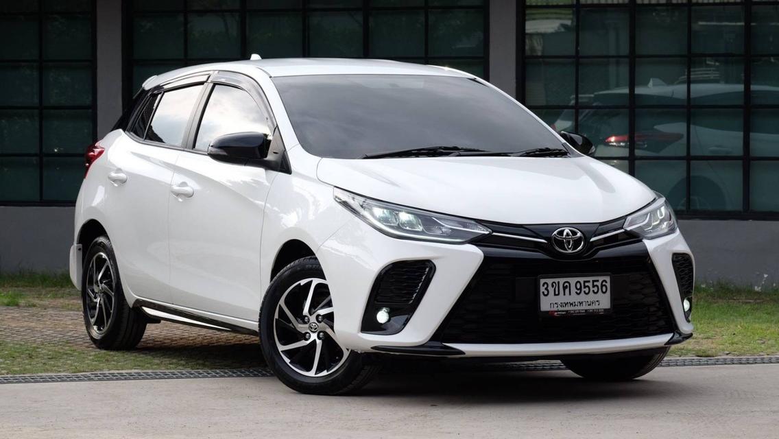 รหัสรถ KN9556 TOYOTA YARIS ECO 1.2 รุ่น SPORT 2022