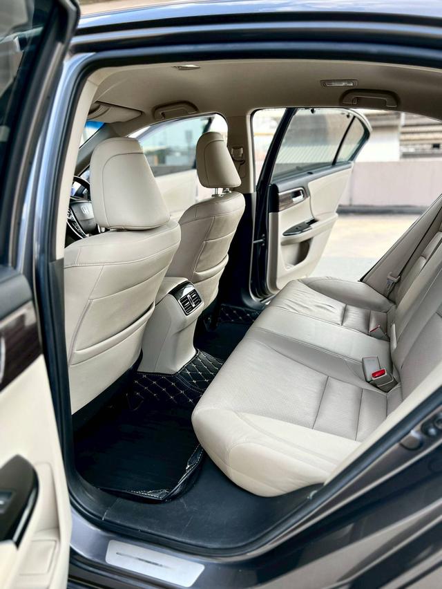 Accord 2.4 EL Navi ปี 2017 รถมือเดียวป้ายแดง ออกห้างป้ายแดง รูปที่ 7