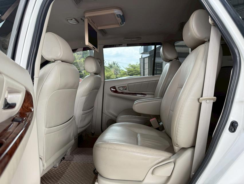 2011 TOYOTA INNOVA 2.0V 10