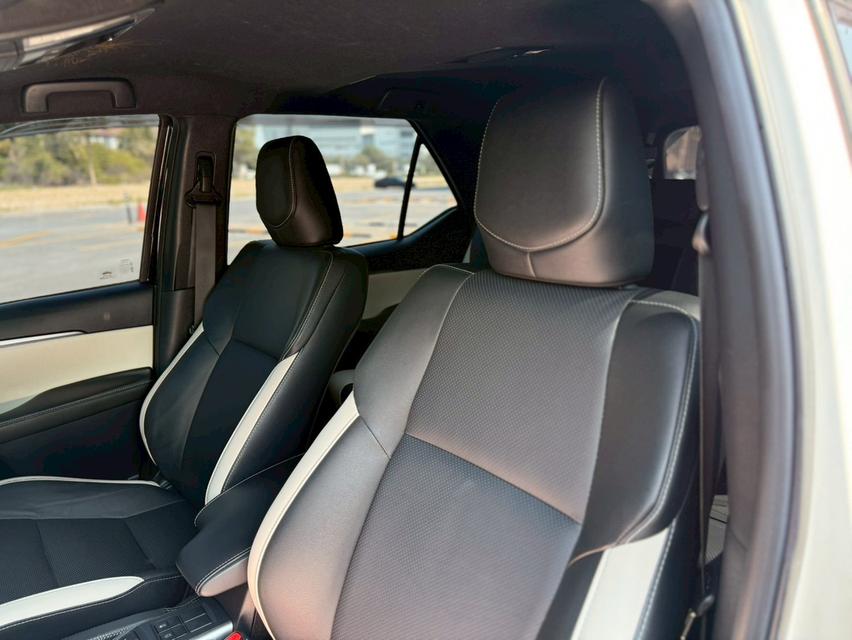 รหัสรถ SG53 📌Toyota Fortuner 2.8Legender ขับ4 BlackTopปี2021 7