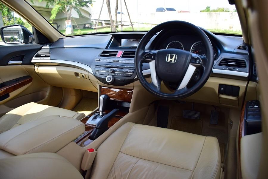 ฟรีดาวน์/ปี11 จด12 HONDA ACCORD 2.4i-VTEC ออโต้แพดเดิ้ลชิฟ เบาะหนังแท้ไฟฟ้าคู่หน้า บลูทู๊ธครูสคอลโทล ขับดีมาก กว้างๆ โทร 0957401229 ไอดีไลน์ UTBP 3