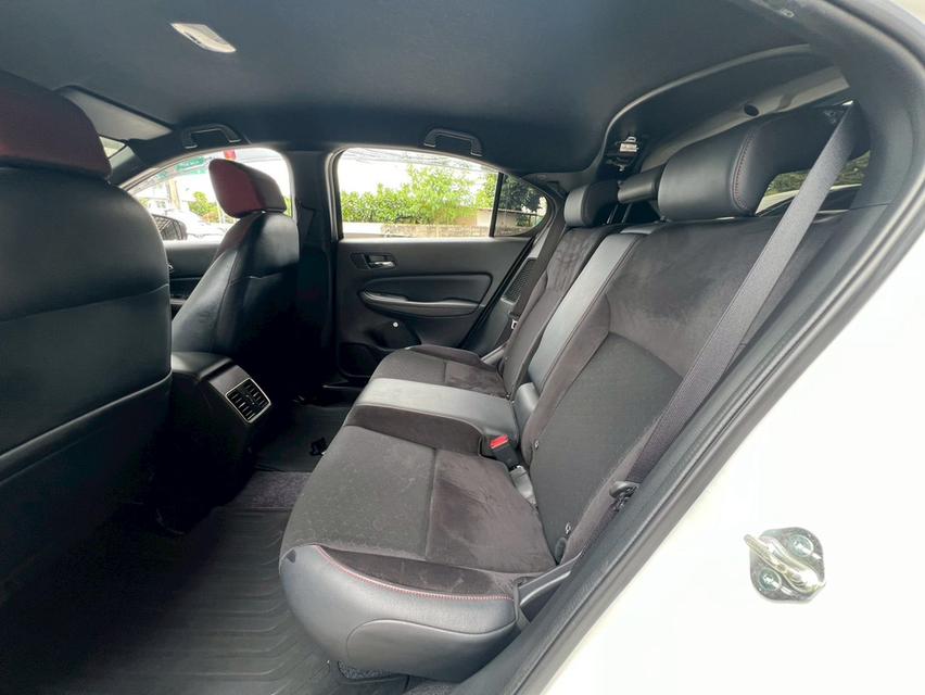 ปี 2023 Honda City 1.5 e:HEV RS Hatchback  15