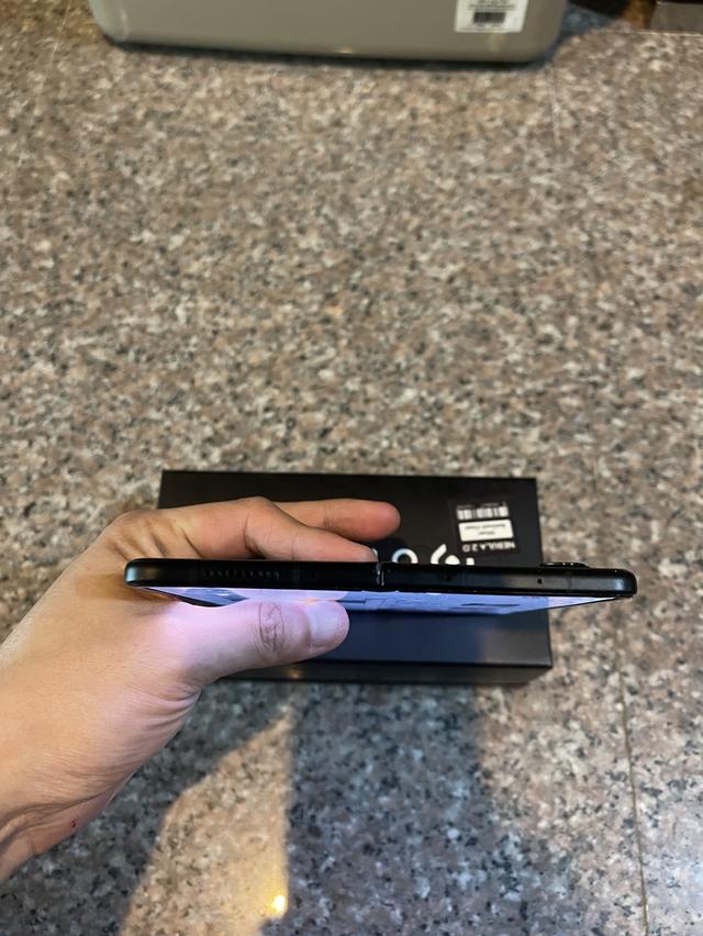 ขายSamsungFold3 5G สีMystic Black256กิ๊กจอกางสุดสภาพนี้หายากมากๆใช้งานดีถูกมากก
