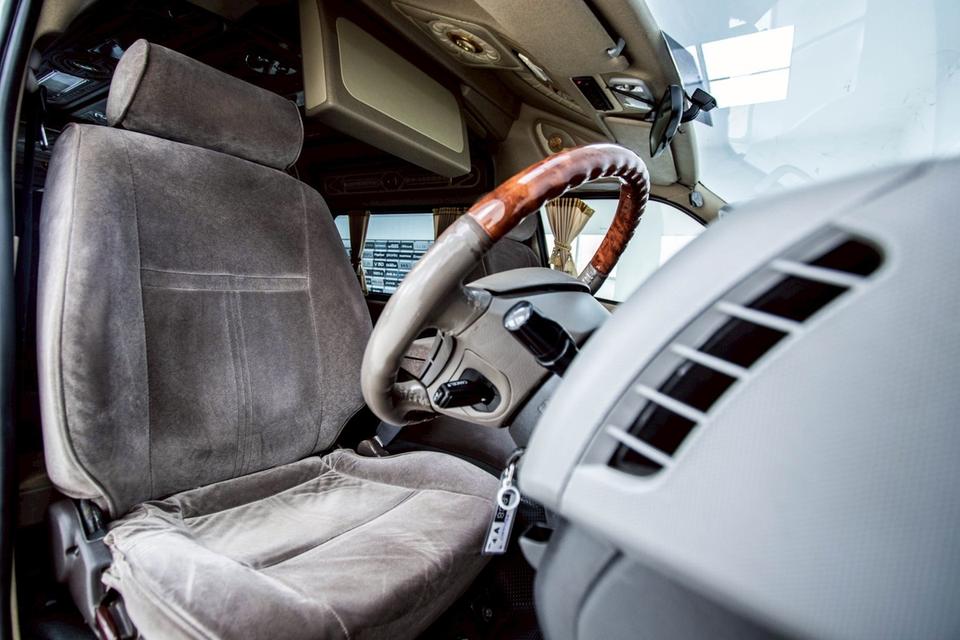 TOYOTA COMMUTER 3.0 D4D VIP 2014  10