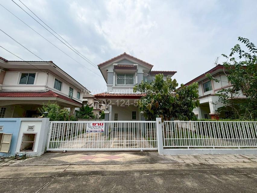 หมู่บ้านธัญญาภิรมย์ รังสิต-คลอง 10 ใกล้ตลาดพรธิสารคลอง 10 ถนนรังสิต–นครนายก ต.บึงสนั่น อ.ธัญบุรี จ.ปทุมธานี