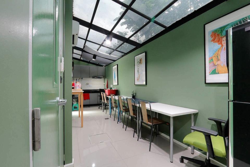 ขายอาคารสำนักงาน 5 ชั้น | Headquarters เอกมัย–ลาดพร้าว Built-in ระดับพรีเมียม พร้อมใช้งานทันที • พื้นที่ใช้สอยรวมประมาณ **479 ตร.ม.** 4
