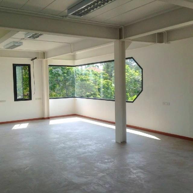 ถ.สุขุมวิท BTSบางจาก 900ม.ให้เช่าพื้นที่สำนักงาน ชั้น 2 110 ตร.ม. 100ตร.วา.2 แอร์ หาของกินสะดวก ตลาดบางจาก 1.4 กม. เซาธ์ 3