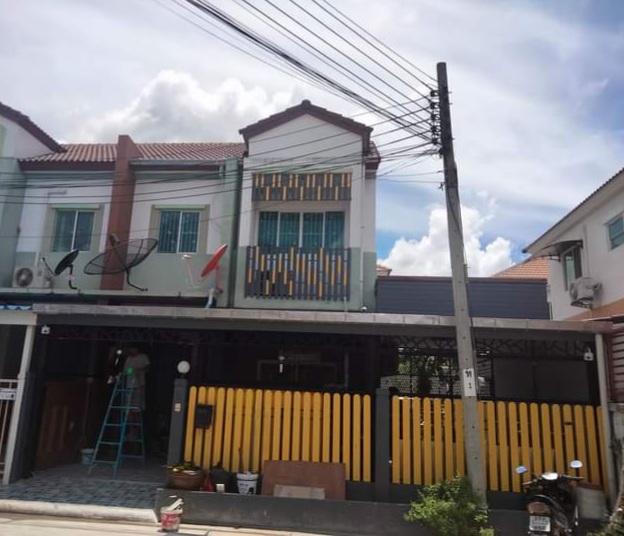 บ้านทาวน์เฮ้าส์มือสอง 1