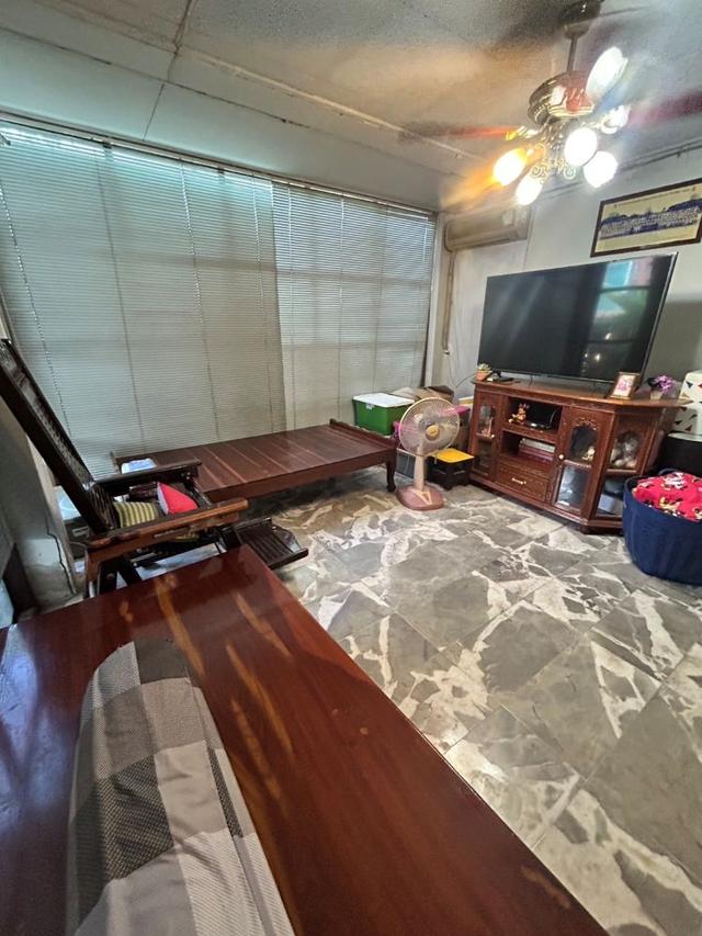 ขายบ้านเดี่ยว หลังมุม พร้อมที่ดินและกิจการร้านอาหาร ทำเลดี ซ.บางกระดี่ 3 พระราม 2  6