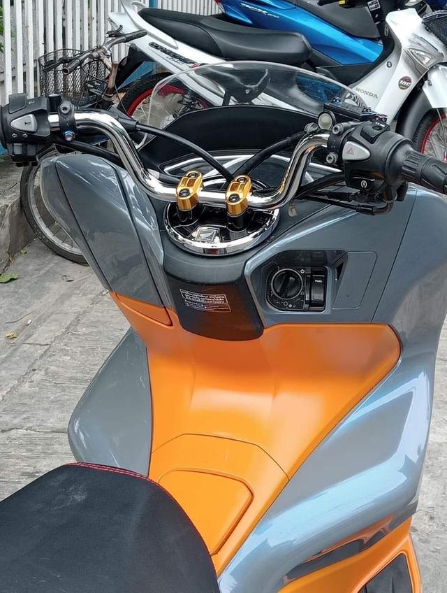 PCX เทาส้ม 1