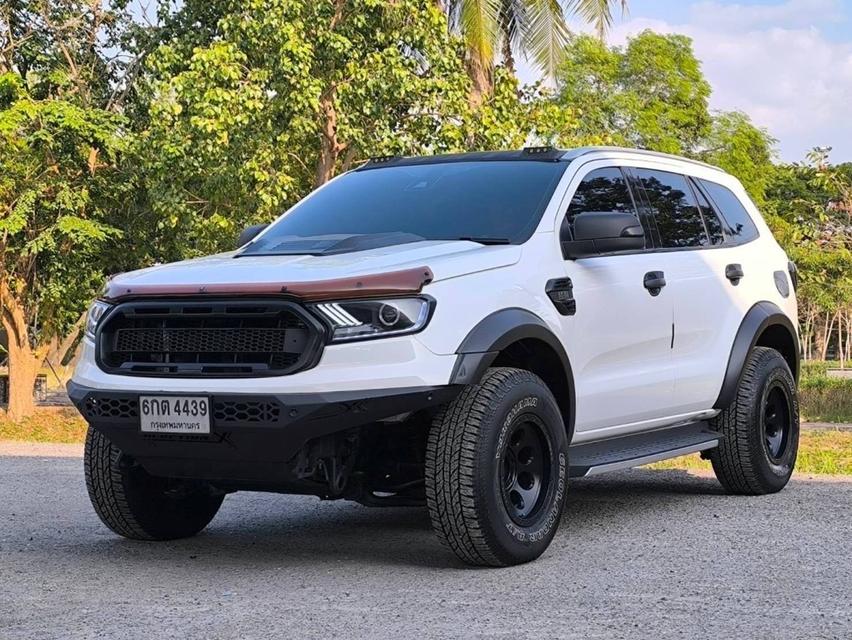 Ford Everest  2