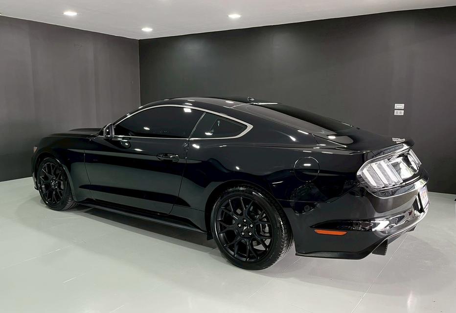 Ford Mustang 2.3 EcoBoost Coupe เลขไมล์เพียง 66,xxx Km. สีดำดุดัน ปี 2016