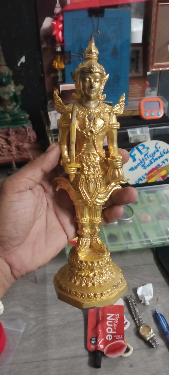 พระรัตนะโลหะไม่ทราบขนิด