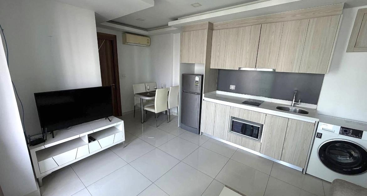 ขายด่วนคอนโด 2 ห้องนอน ใกล้หาดจอมเทียน พัทยา 2