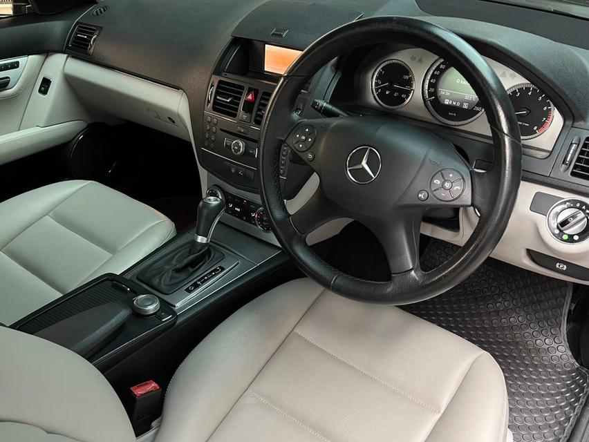 Mercedes-Benz C200 Kompressor Avantgarde Sedan