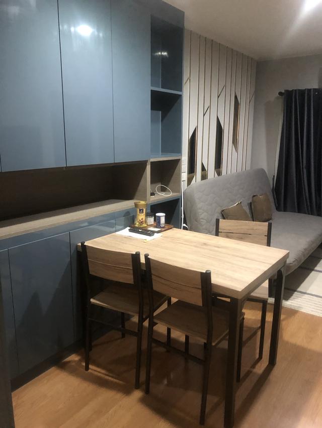 ยูดีไลท์คอนโดแอดห้วยขวาง ห้องมุมมี 2 ชั้น18 จากทั้งหมด 20 ชั้น มีสระว่ายน้ำ มีสระว่ายน้ำ ซาวน่า ฟิตเนส เข้าออกได้หลายทาง พระราม 9 ลาดพร้าวรัชดา ท 4