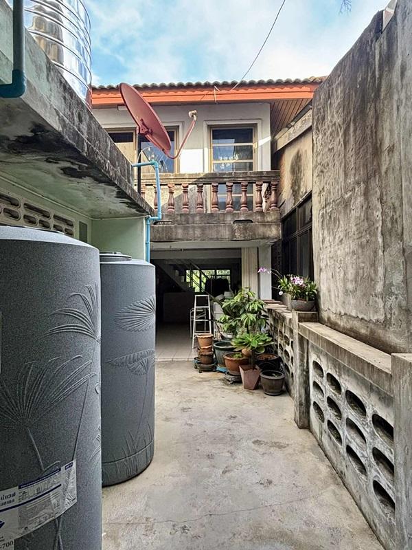 ขายอาคารพาณิชย์ 2 ชั้น ภูเก็ต 48 ตรว. ติดถนนเชิงทะเล ทำเลทอง เจ้าของขายเอง-ต่อรองได้ โทร 065-8785994 7