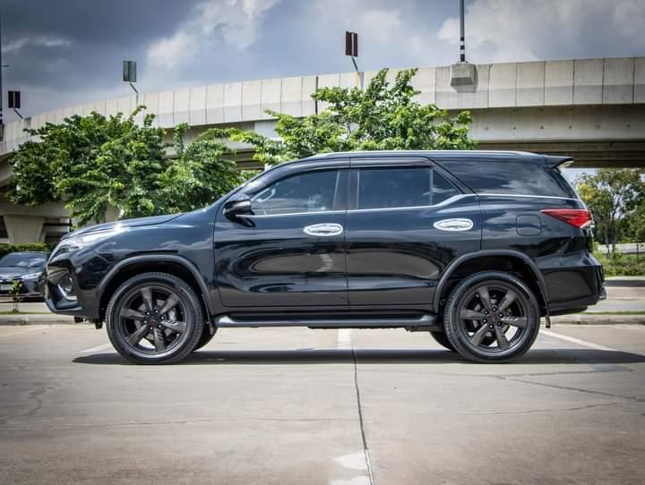 TOYOTA FORTUNER 2.8 TRD Sportivo 4WD เกียร์ออโต้ ปี 2018 6