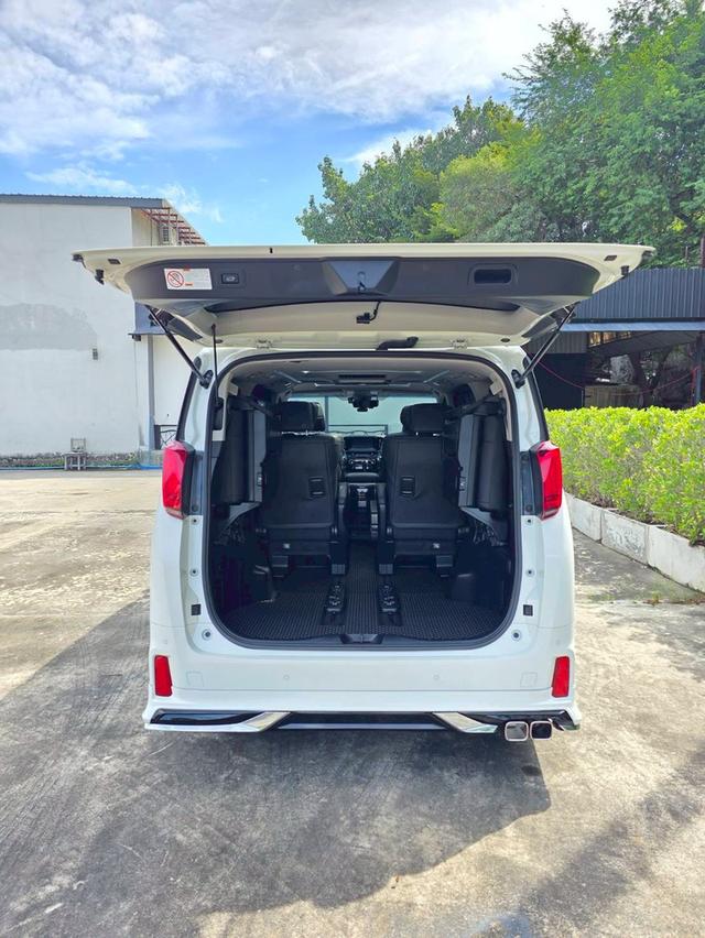 Toyota ALPHARD SC สีขาว ปี 2022 ไมล์ 30,000 กม.  7