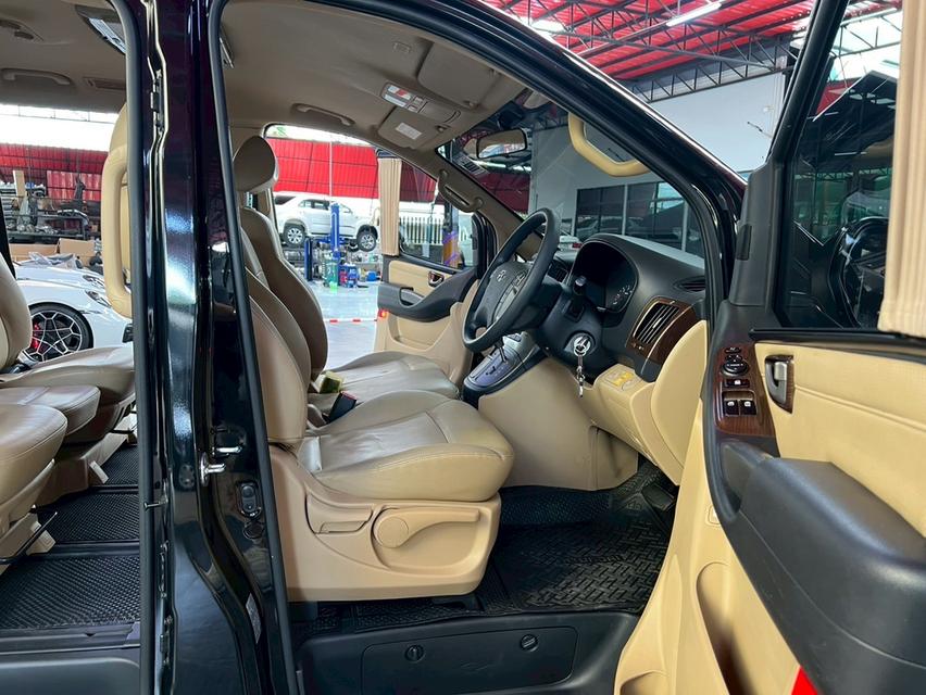 HYUNDAI H-1 2.5 ELITE 2019 13