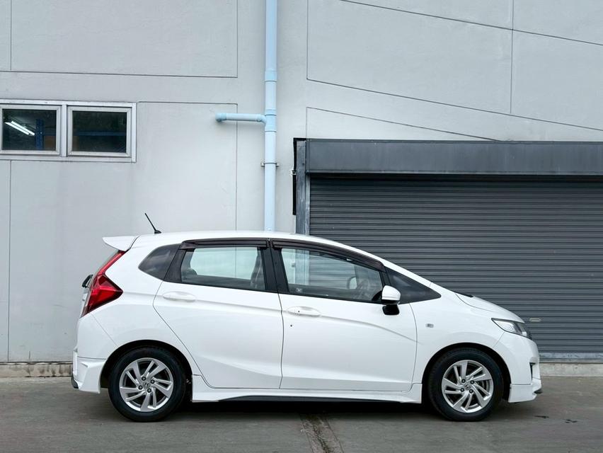 HONDA JAZZ 1.5V+ i-VTEC 2016 สีขาว