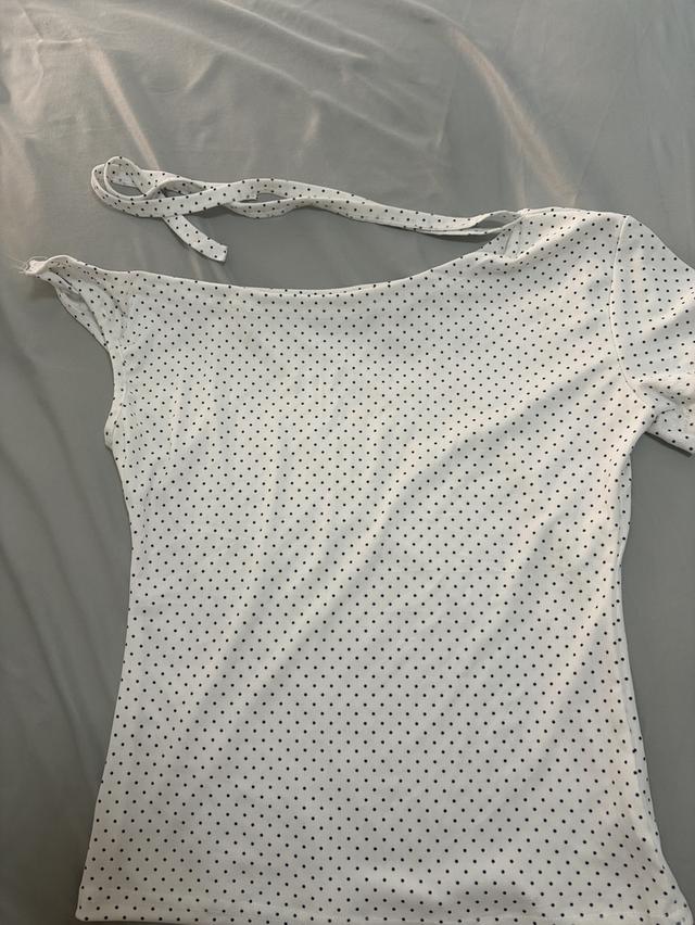 เสื้อปาดไหล่ผูกคอ มือหนึ่ง