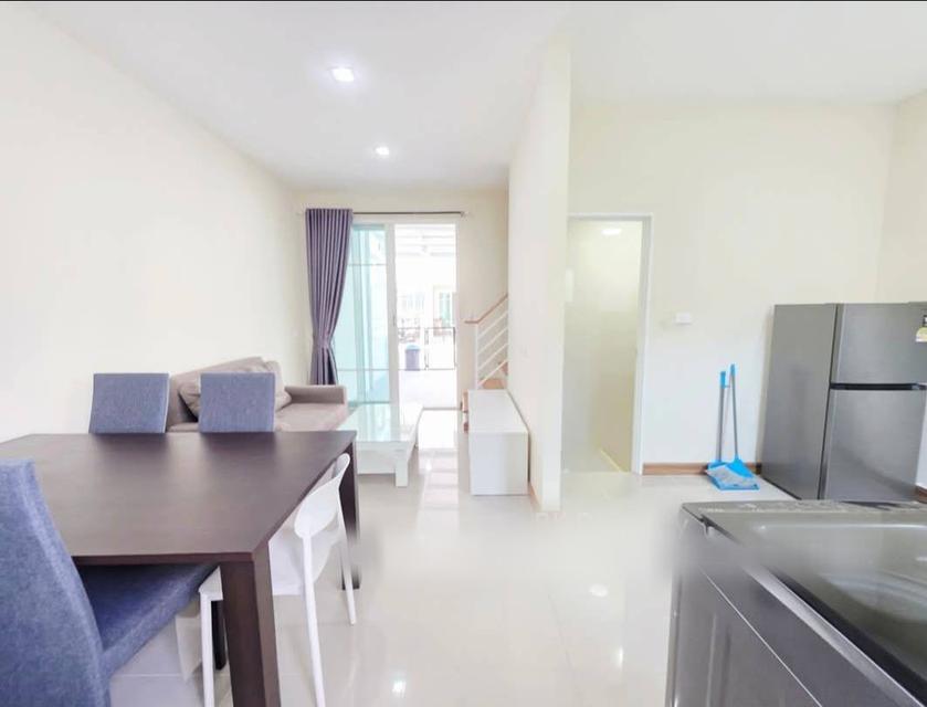 ให้เช่าทาวเฮ้าส์ 2 ชั้น หมู่บ้านโกเด้นทาวน์ พหลโยธิน-วิภาวดี ติดกับโรงกษาปณ์,ฟิวเจอร์ พื้นที่16.2ตร.ม. 2นอน 2น้ำ 2ที่จอดรถ เฟอร์และเครื่องใช้ไฟฟ้าคร 4