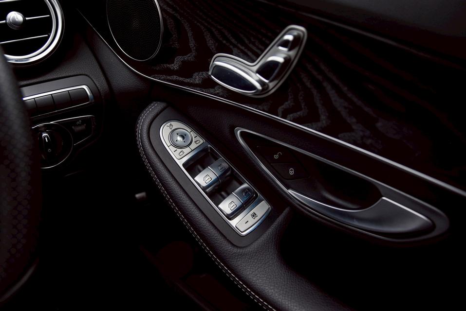รหัสรถ CBL98 Mercedes-Benz C350e 2.0 Avantgarde [W205] AT 2018 17
